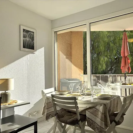 Apartment Proche Avec Balcon Et Parking Privatif - Fr-1-826-22 *